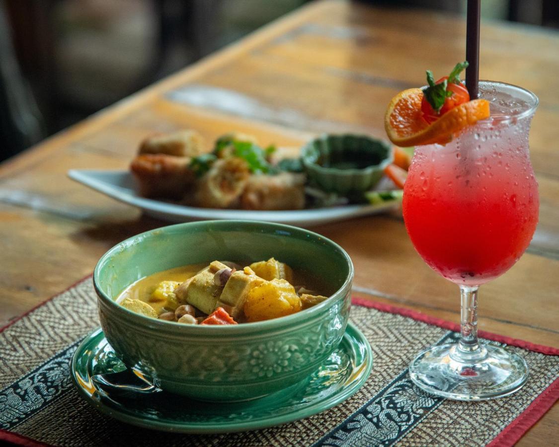 Baanpong Lodge San Kamphaeng Luaran gambar