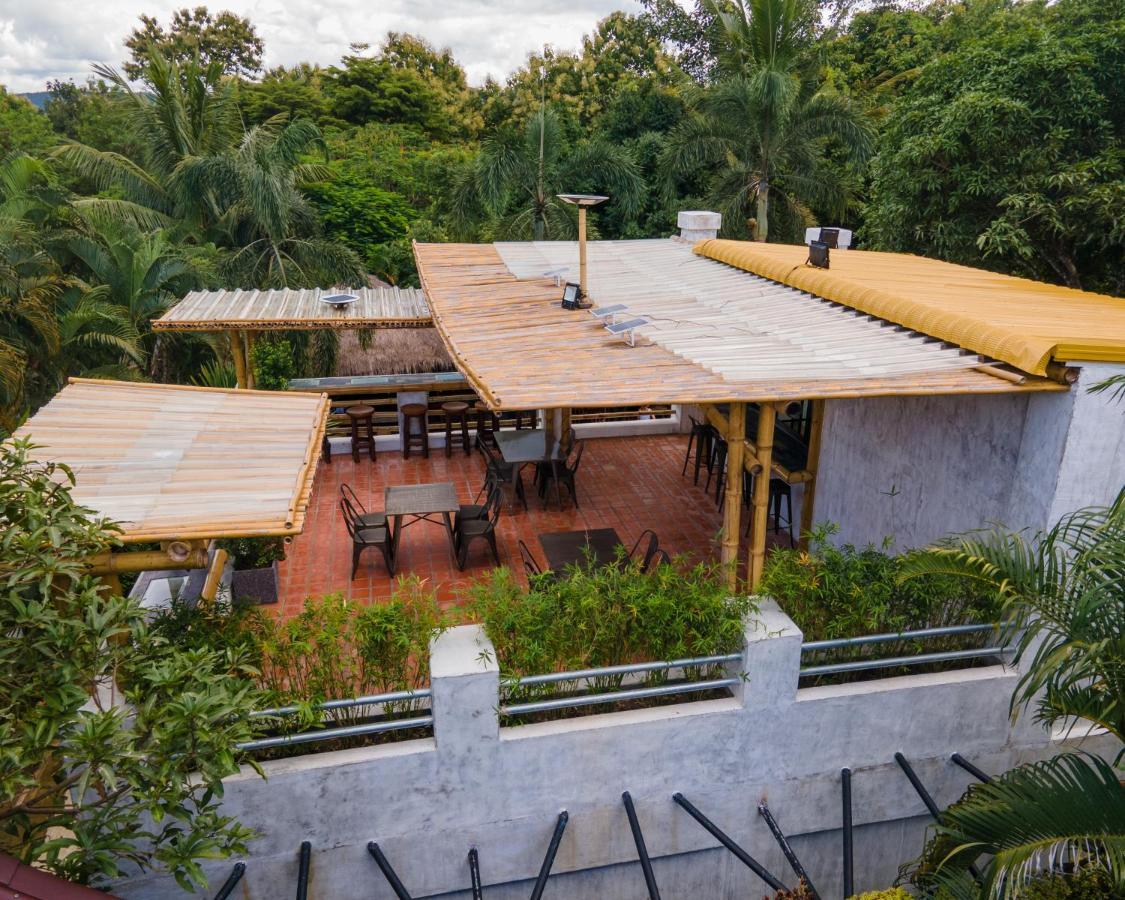 Baanpong Lodge San Kamphaeng Luaran gambar