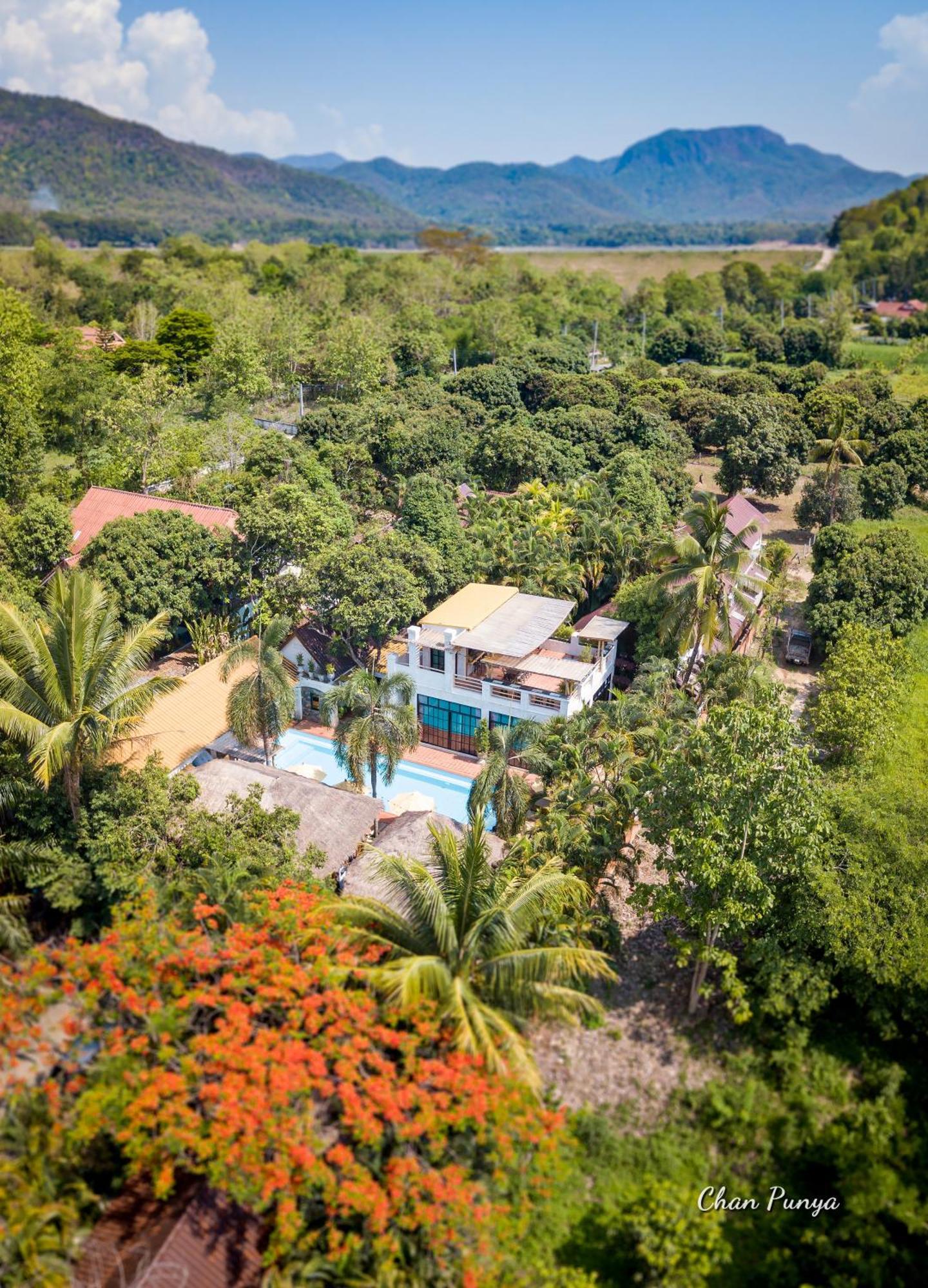 Baanpong Lodge San Kamphaeng Luaran gambar