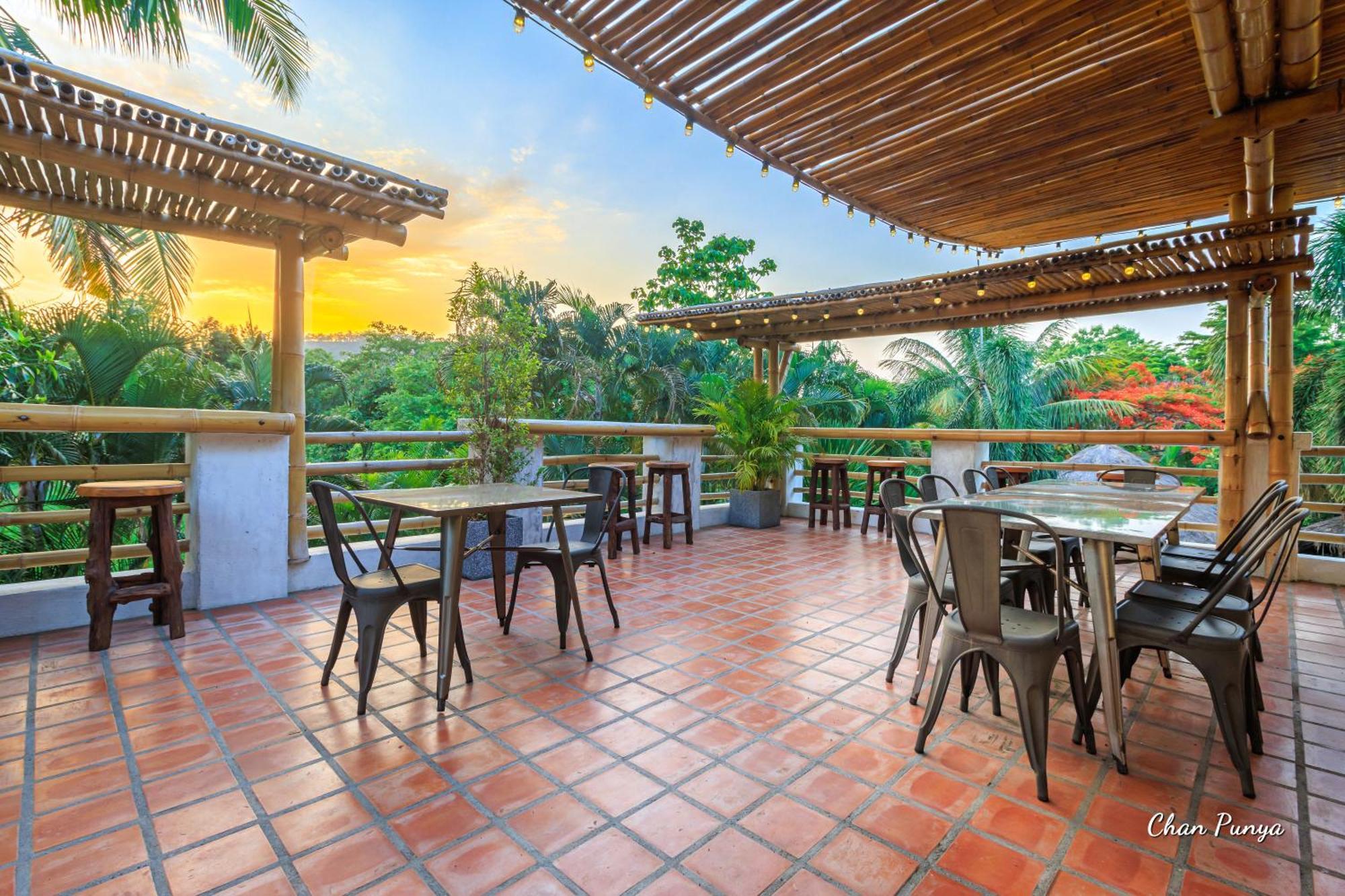 Baanpong Lodge San Kamphaeng Luaran gambar