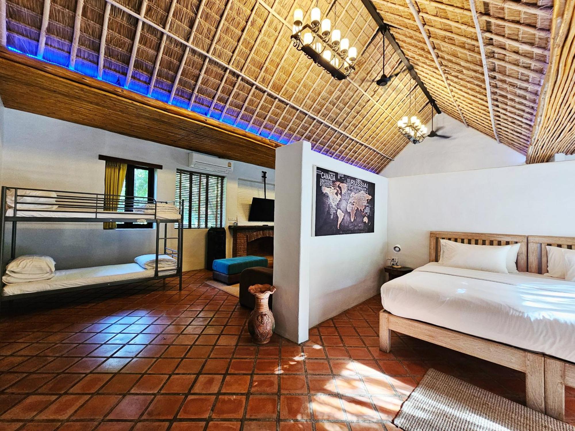 Baanpong Lodge San Kamphaeng Luaran gambar