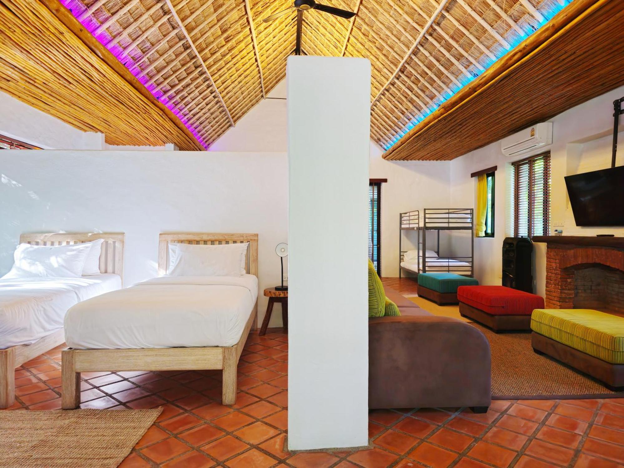 Baanpong Lodge San Kamphaeng Luaran gambar
